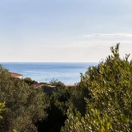 Charming In 37 M² With Terrace Apartment Pisciotta